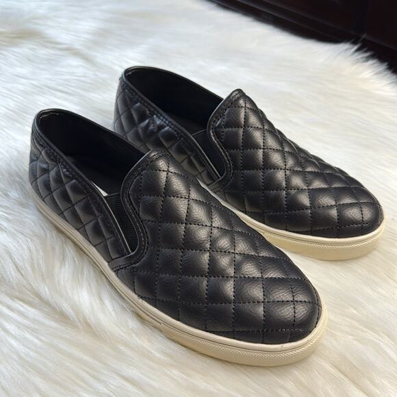 Steve Madden Black Ecentrcq Slip On Sneakers - Picture 1 of 8